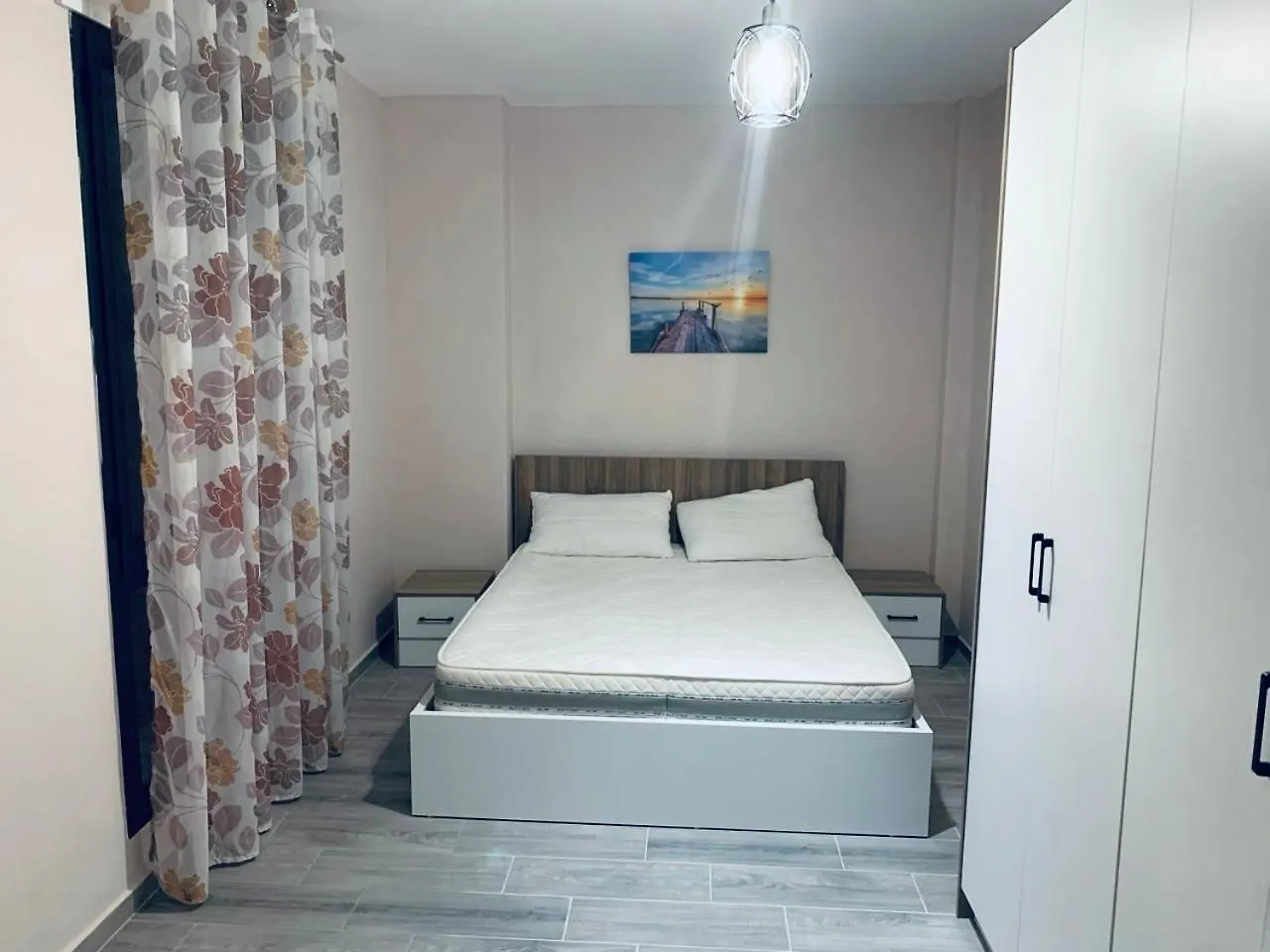 Apartamente me qera Vlorë 0*,